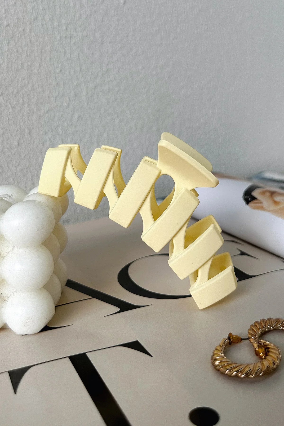 Issy Claw Clip - Yellow